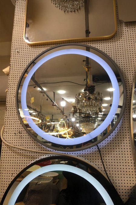 مراية دائرية LED بإطار أسود